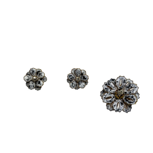 Vintage 50's Clip On Earrings & Brooch Set Floral Blue White Paint Splash Design - Picture 1 of 4